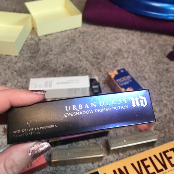 Empty boxes - Picture 3 of 8